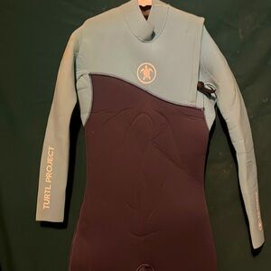 Turtl Project wetsuit